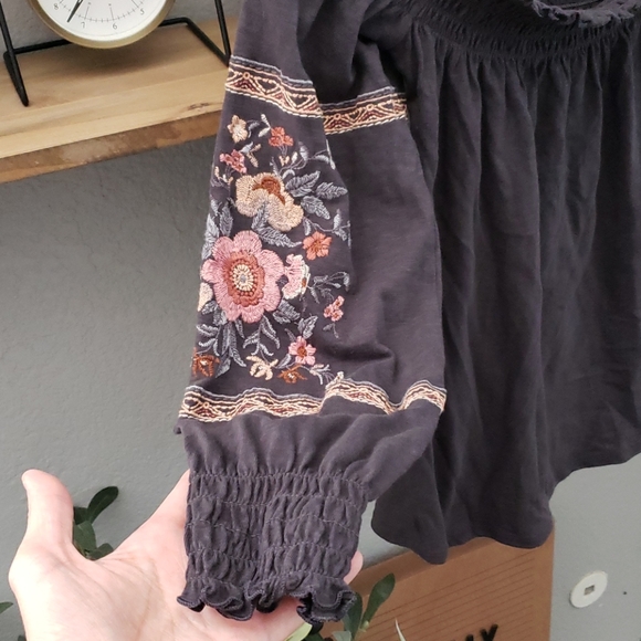 Off The Shoulder Top - Picture 2 of 3